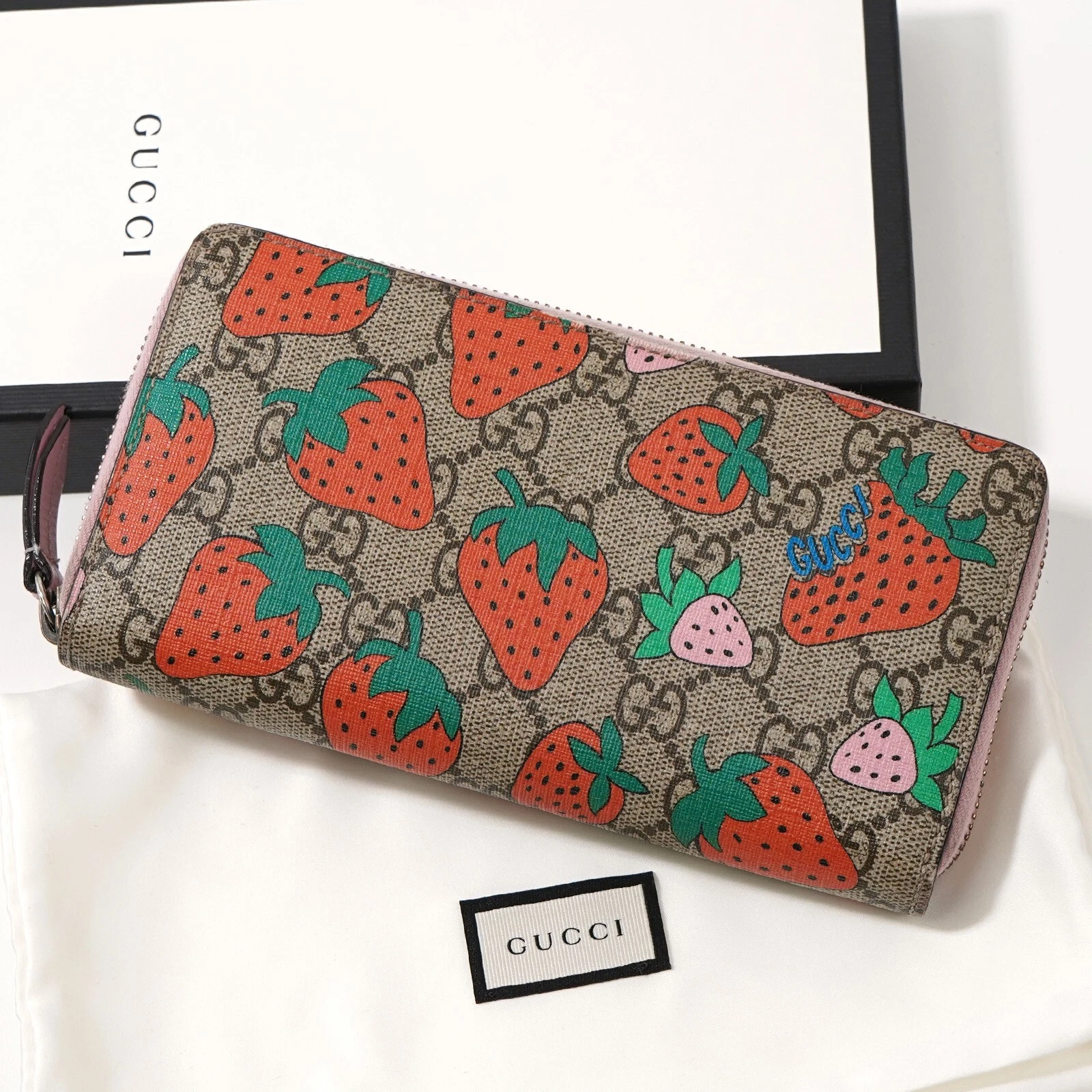 Authentique portefeuille à fermeture éclair ronde GUCCI GG Supreme Strawberry Print 573865 #50490A