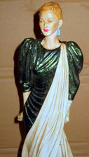 SCULTURA FEMMINILE FIRMATA VITTORIO TESSARO.