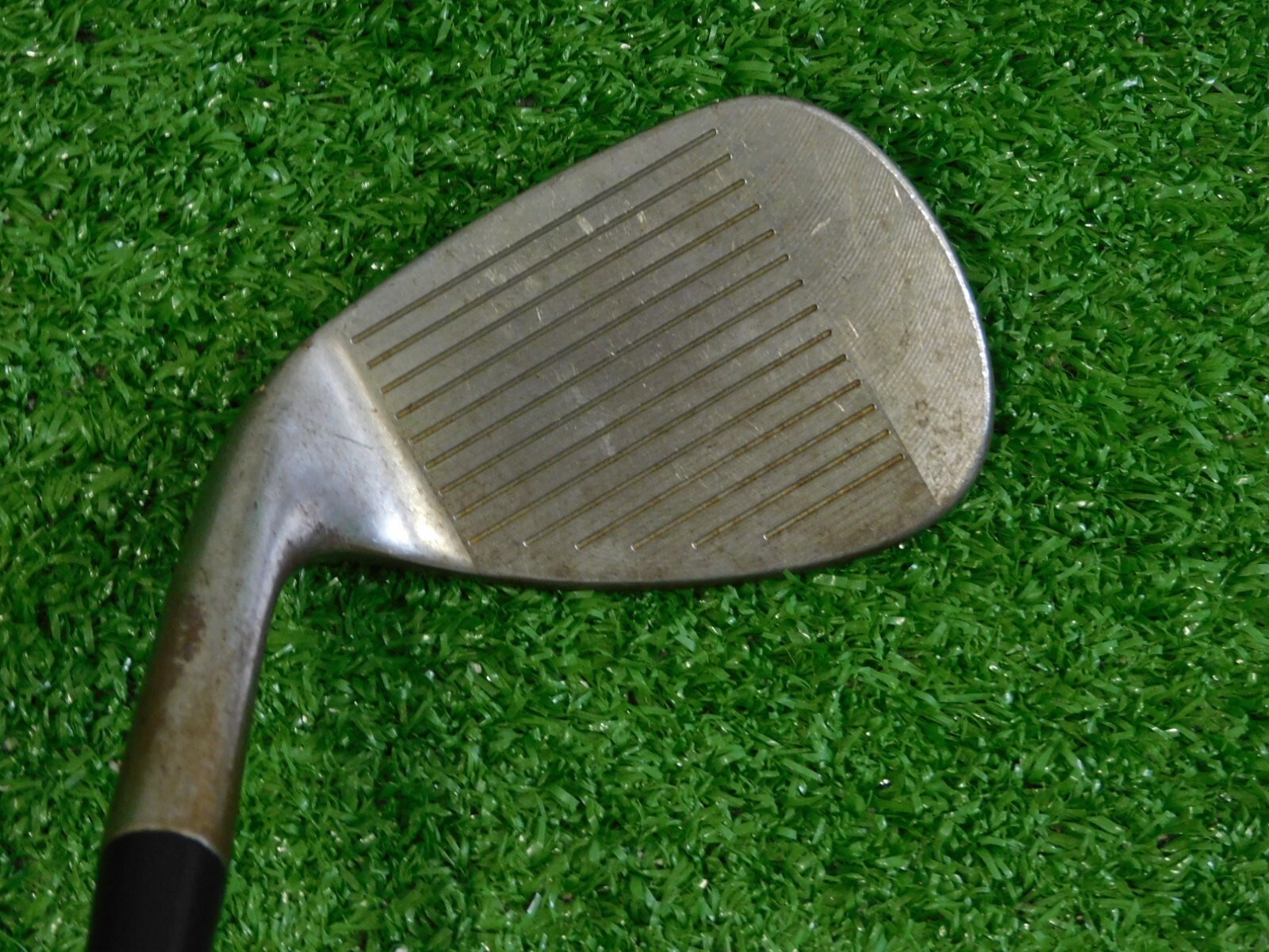Cleveland 588 RTX 2.0 Raw 56* 8* Sand Wedge Low Bounce Dynamic Gold