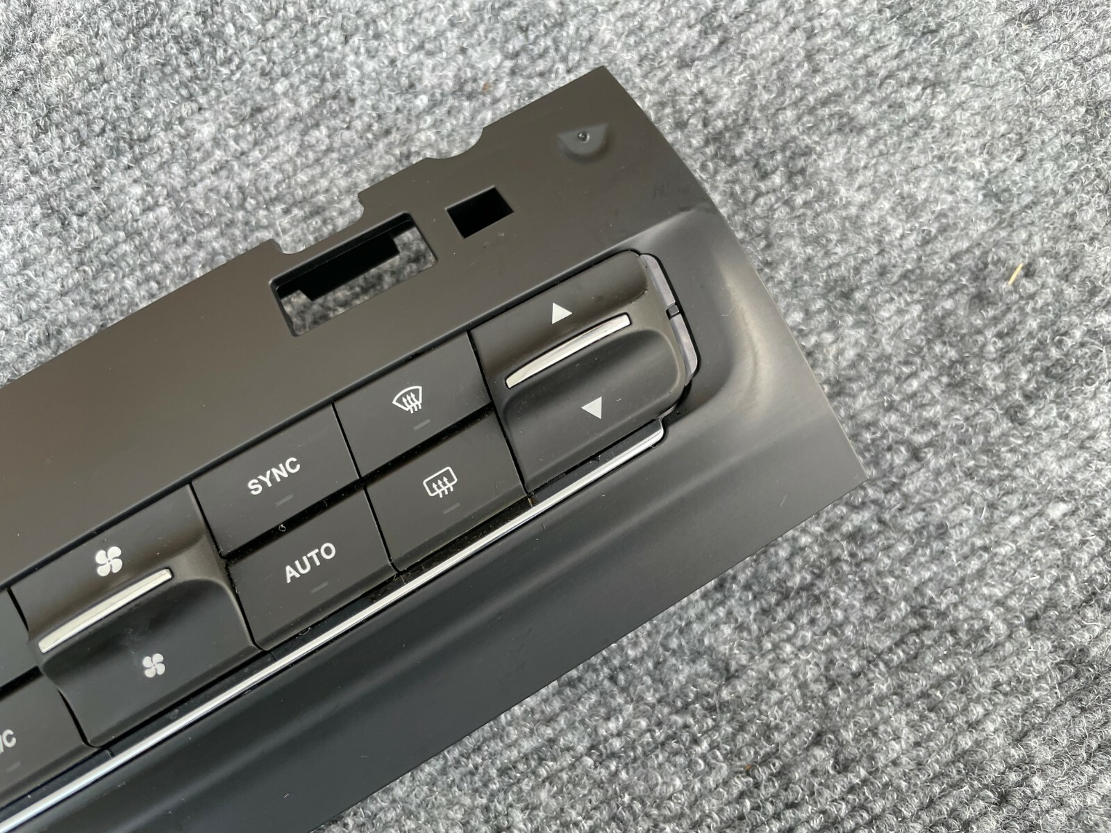 A/C CLIMATE CONTROL SWITCH ASSEMBLY M157 42K 17-19 MASERATI GHIBLI Q4 S