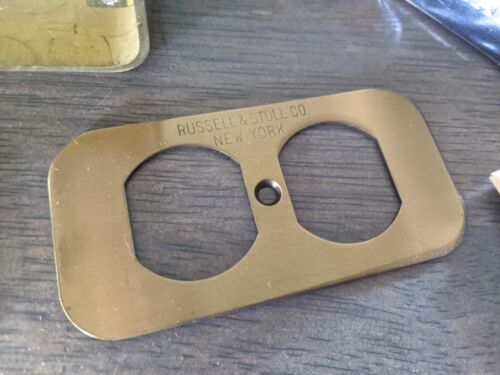 NOS ANTIQUE RUSSELL & STOLL NY Solid Brass 2 Sided Receptacle Outlet Floor 2666G - Picture 4 of 18