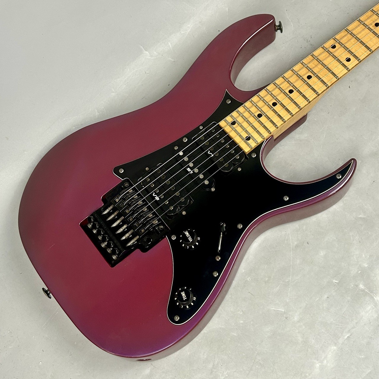 Ibanez RG550 Purple Neon 1991 w/Tracking w/soft case USED