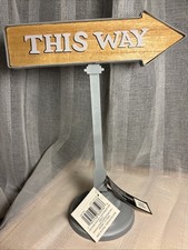 Tabletop Decor  THIS WAY  Arrow Metal Sign NWT Standing 10  Party Garden Decor