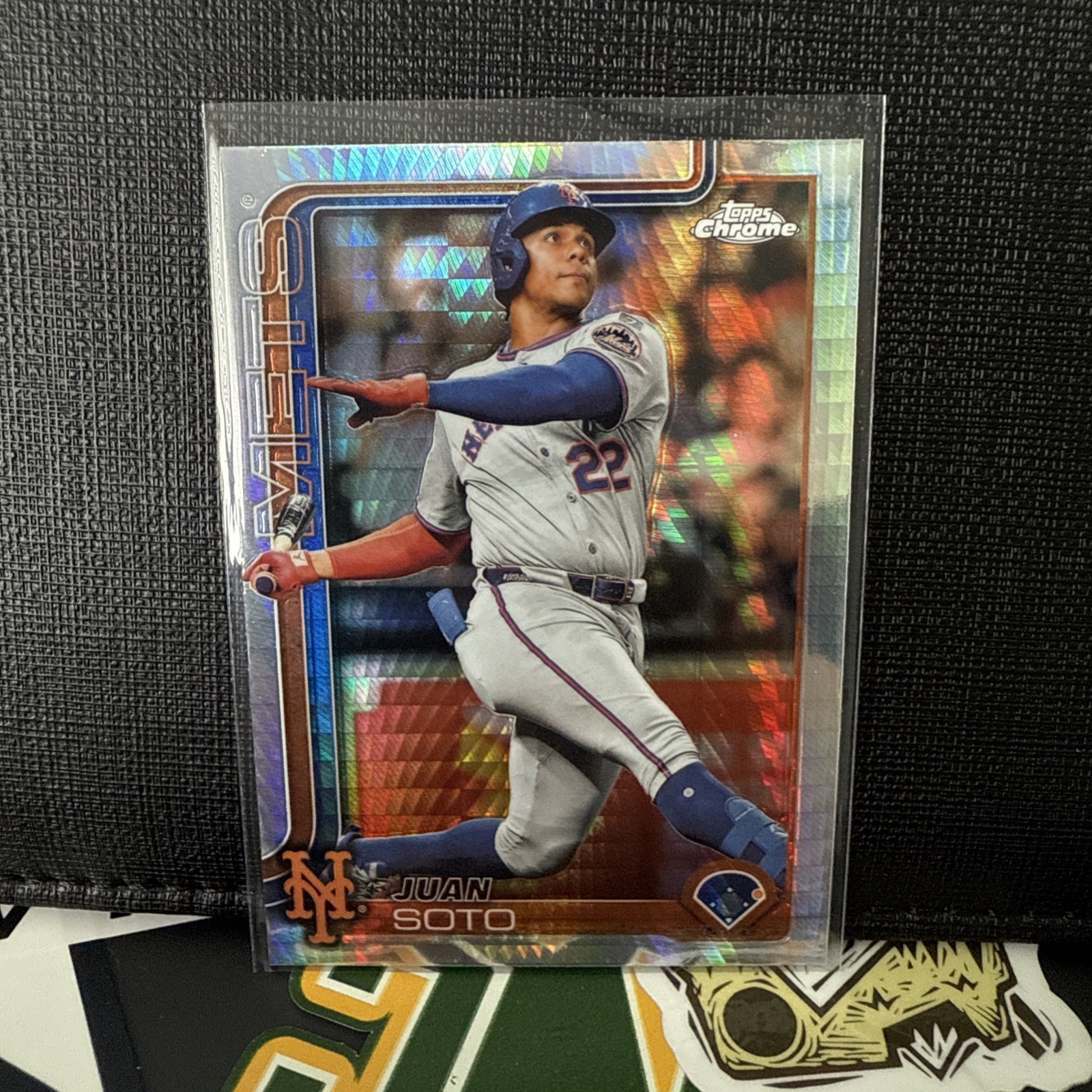 2025 Topps Chrome Juan Soto Prism Refractor #200 New York Mets