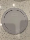 NWOT Pyrex 7201-PC Round 4 Cup Lid Sleek Silver