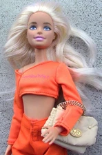 Zuru Mini Brands Fashion Series 4 Creme Fluffy Purse Handbag