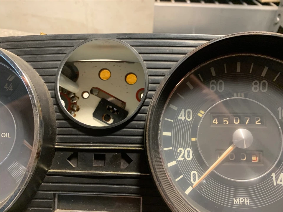 Cuadro de instrumentos VDO 45072 millas de Mercedes Benz 280SE 1968 —T2 Foto 4 de 4