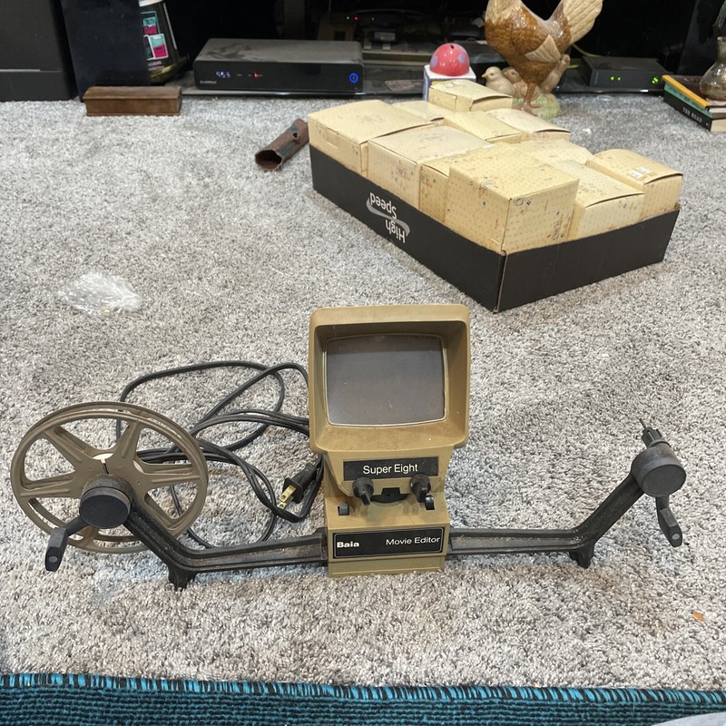 Baia Super Eight 8 Movie Reviewer Editor