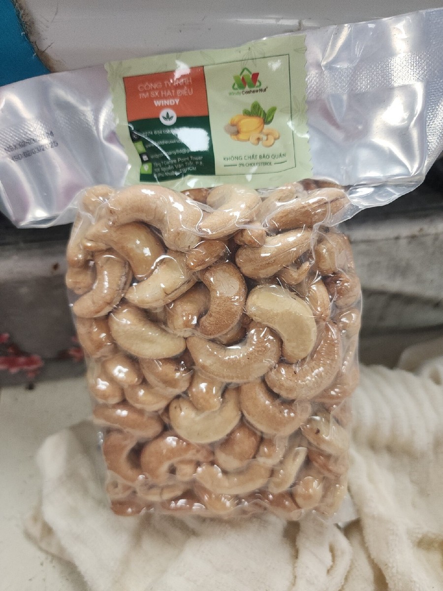 Vietnamese Roasted Cashew Nuts Lightly Salted Fresh Taste Premium
