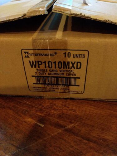intermatic WP1010MXD 1 gang weatherproof receptable metal cover (10 pack) in use - Picture 3 of 7
