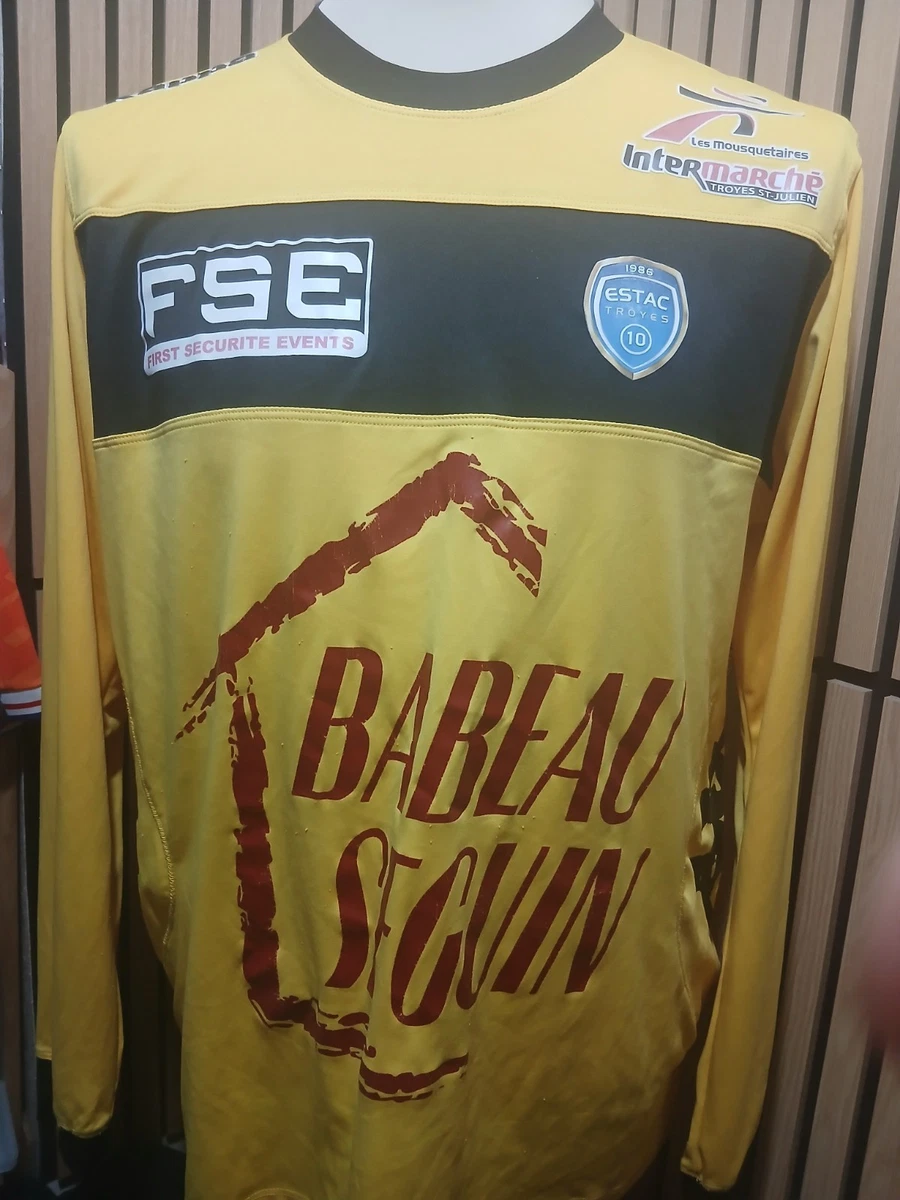 Ismaël Boura signe à l'ESTAC Troyes - Ini Sport