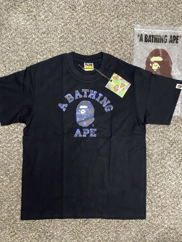A Bathing Ape BAPE Men's M Black Graphic Logo Crew Neck Short Sleeve T-Shirt