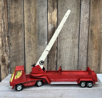 VINTAGE NYLINT PRESSED STEEL AERIAL HOOK-N-LADDER 30'' FIRE TRUCK