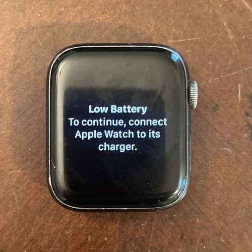 Apple Watch Series 4 44 mm Aluminum Case (GPS + Cellular) L24