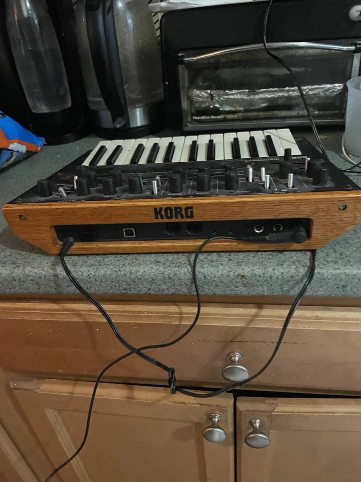 KORG Monologue 单声波模拟合成器 — 第 2/3 张图片