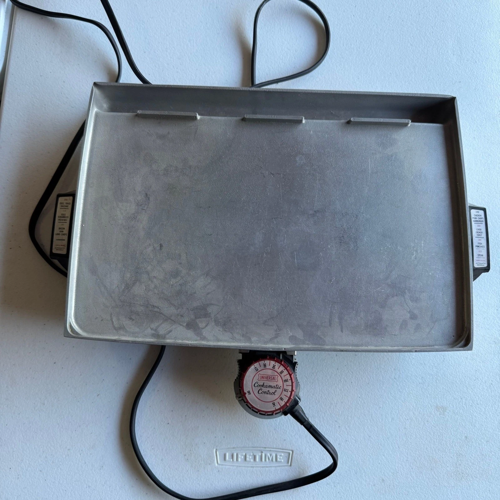 Universal Automatic Griddle Appliance 8280 Silver Vintage Cookamatic Control
Opens in a new window o