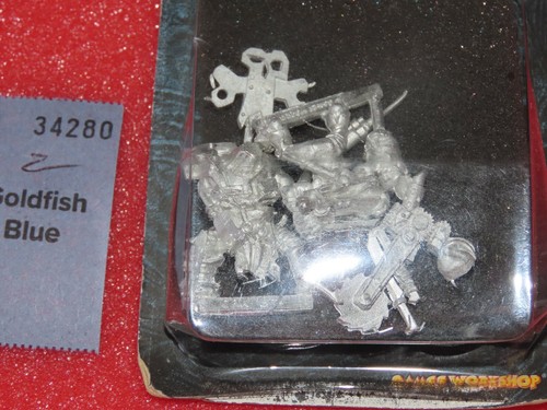 Games Workshop Warhammer 40k Orks Painboy with Grot Orderly New Metal Ork BNIB - Picture 2 of 3