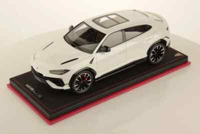 The 1/18 Lamborghini Urus S from MR, a review by