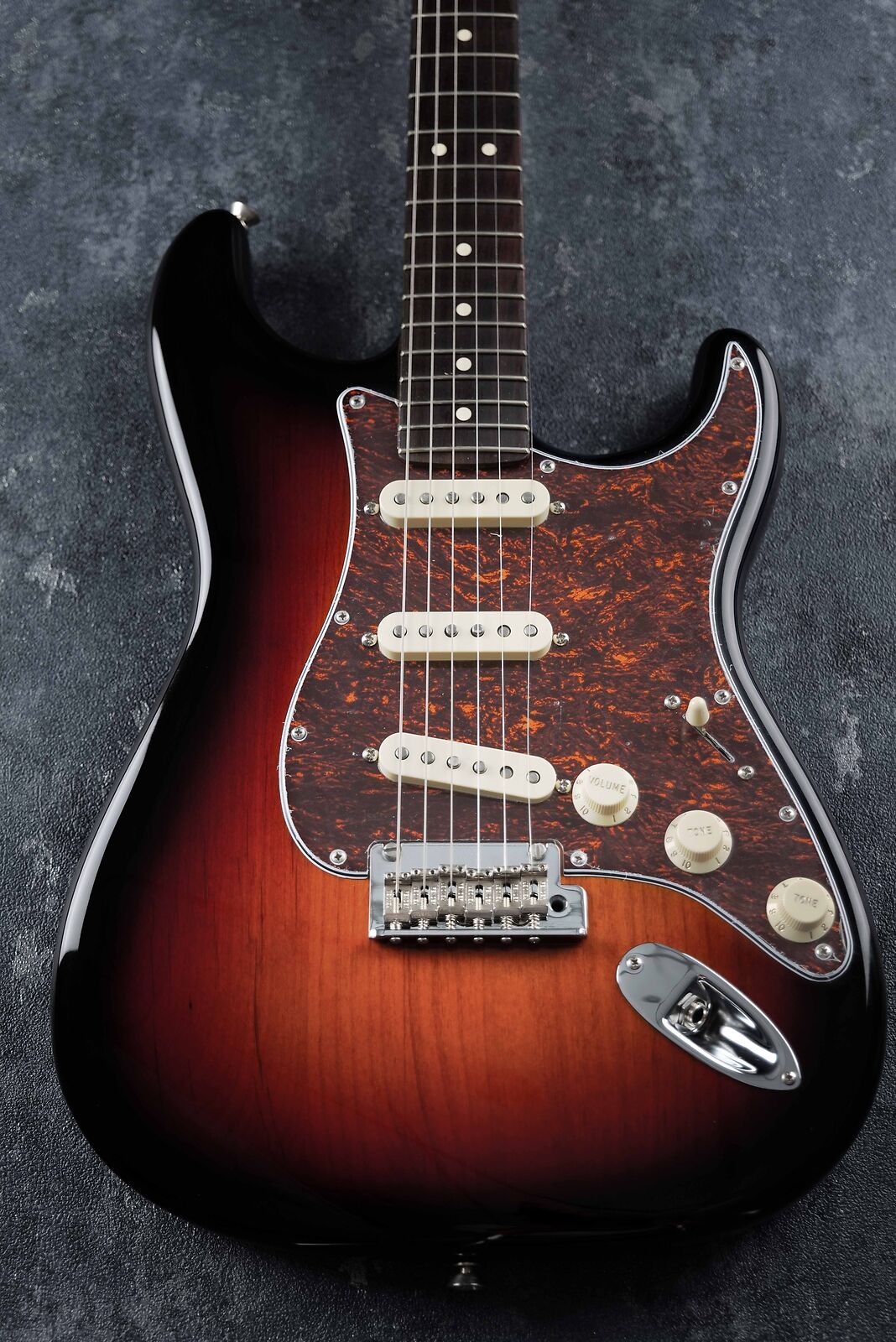 Musiclily Red Tortoise SSS Pickguard Back Plate For Standard Modern Strat Guitar