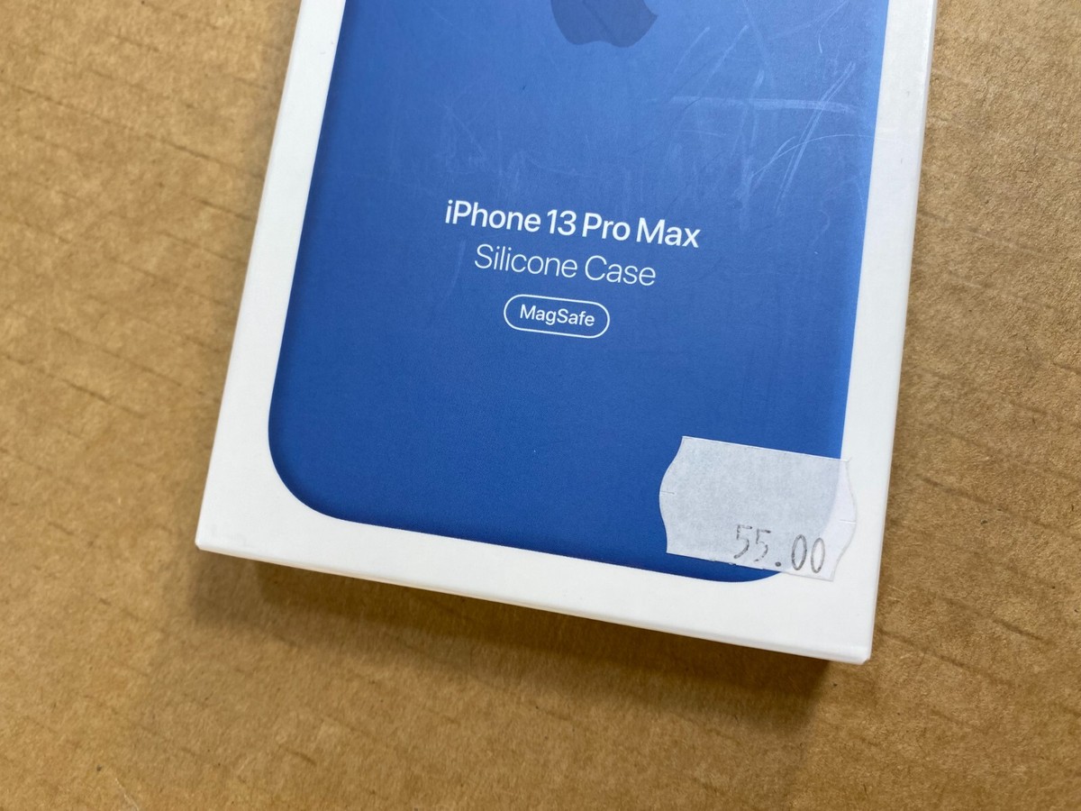 Apple Silicone Case with MagSafe for iPhone 13 Pro Max