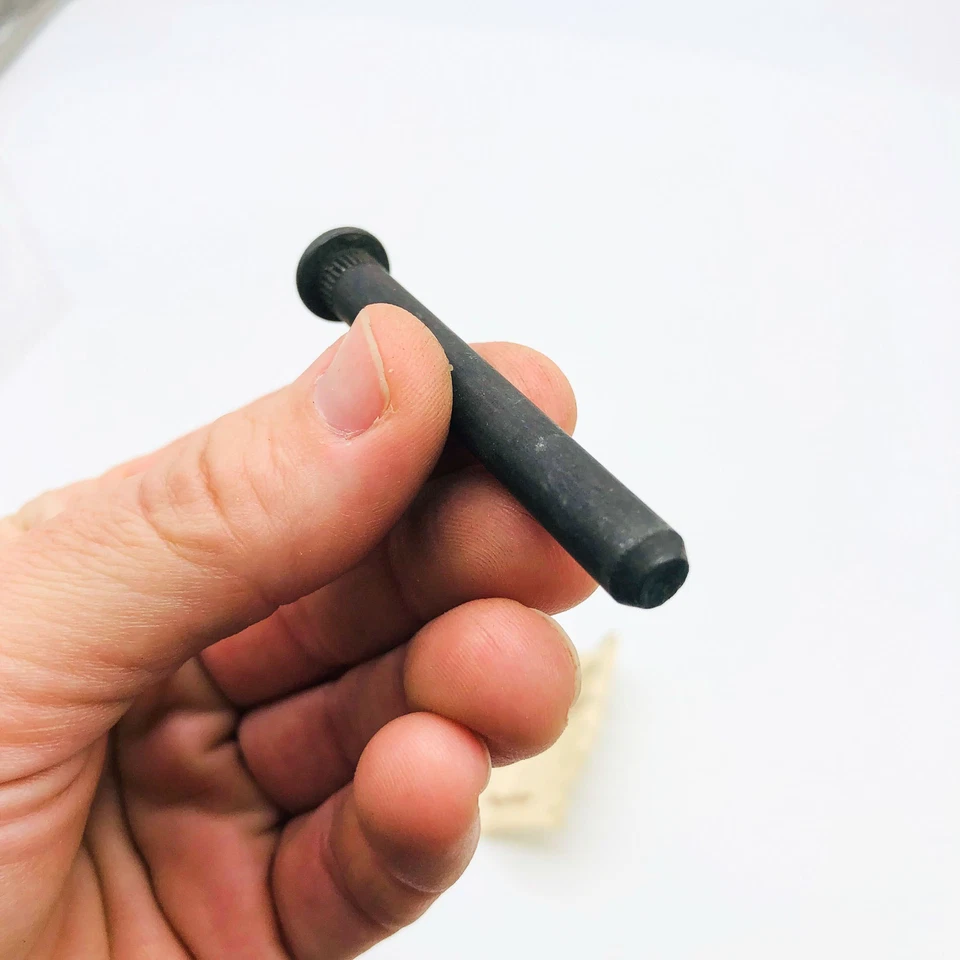 AMC Jeep 4004896 Pin for Rear Door Hinge Lower 14-15 OEM NOS 1974 Foto 2 de 4