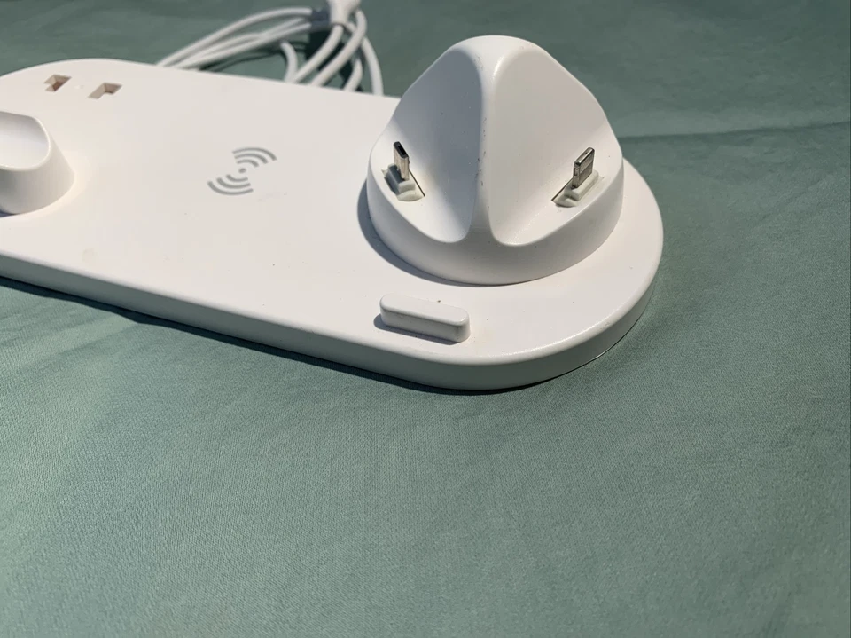 Dock Charging station compatible with Android and iPhone & earbuds - Image 2 of 4