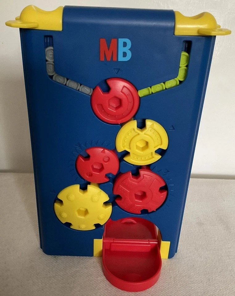 “Downfall” Games to Go, Travel Game, MB/Hasbro 2006 **Complete** - Image 4 of 4