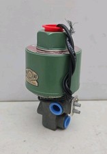 Asco 832426 Red Hat Solenoid Valve 1/4  Npt 6 Watts 125 PSI 110/120V 50/60Hz Nos