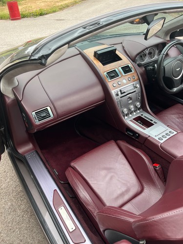 Aston Martin DB9 Volante - Picture 11 of 21