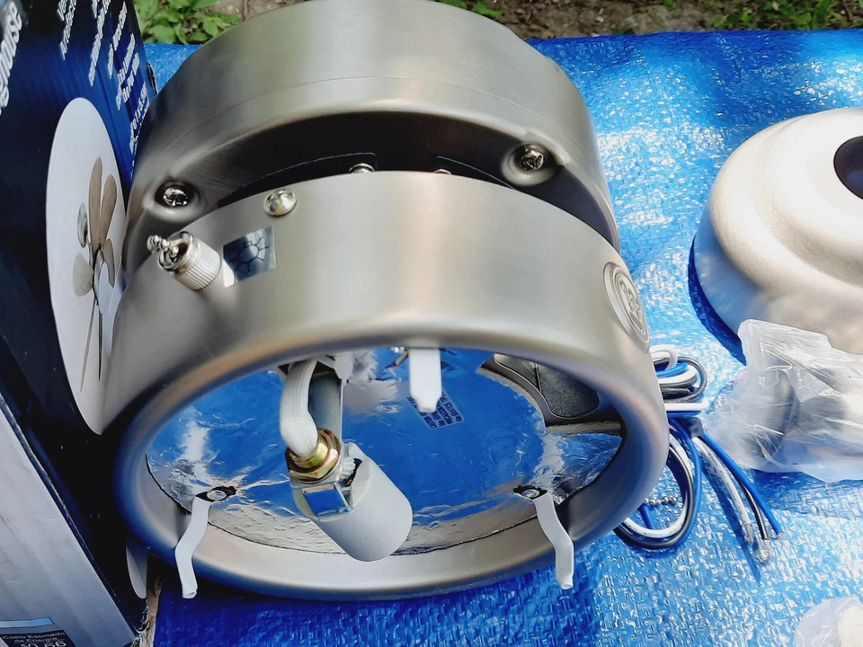 Westinghouse 7224000 Turbo Swirl 30" 6 Hojas LED Interior Techo Latón *NUEVO* Foto 3 de 4