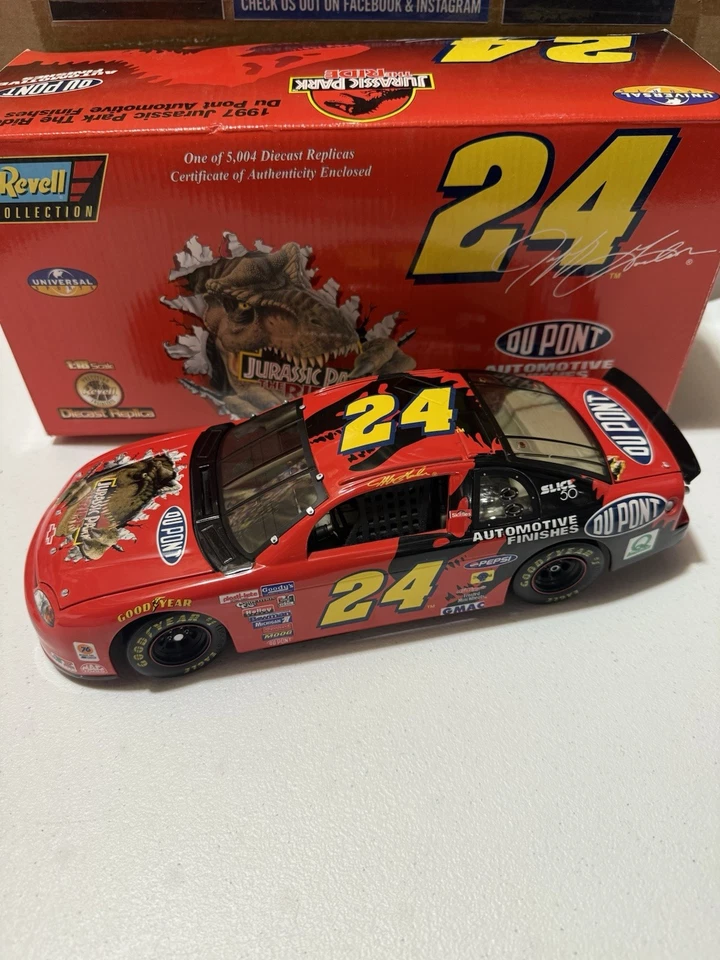 RARE* JEFF GORDON #24 DUPONT JURASSIC PARK 1997 1/18 REVELL Nascar Diecast - Image 2 of 4