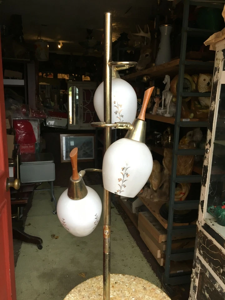 Mid Century Modern Marble top table floor pole lamp 3 Frosted glass spot lights - Image 3 of 4