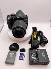 NEAR MINT Nikon D3000 10.2MP 18-55mm f3.5-5.6G AF-S DX VR Nikkor Digital SLR