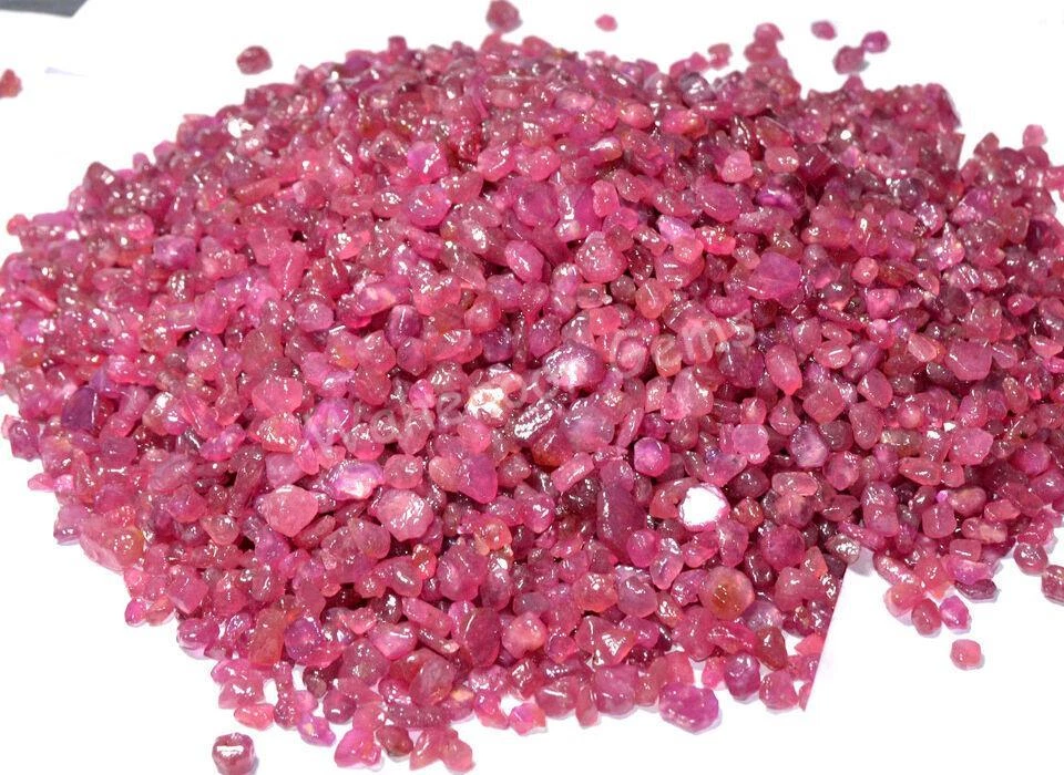 25 To 10000 Ct Natural Burma Pink Ruby Transparent Top Quality Earth-Mined Rough - Image 3 of 4
