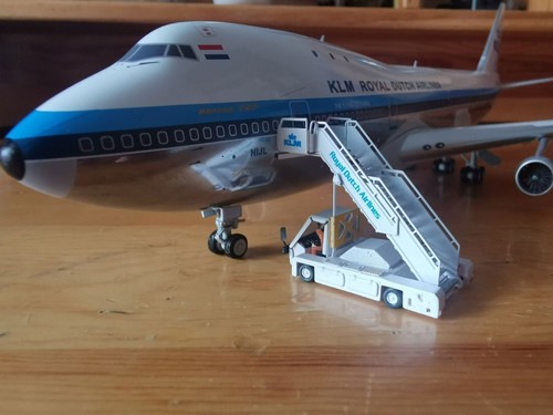 1:200 Personenflugzeug Bodendienstflugzeug Bordwagen Modell weiß - Bild 6 von 22