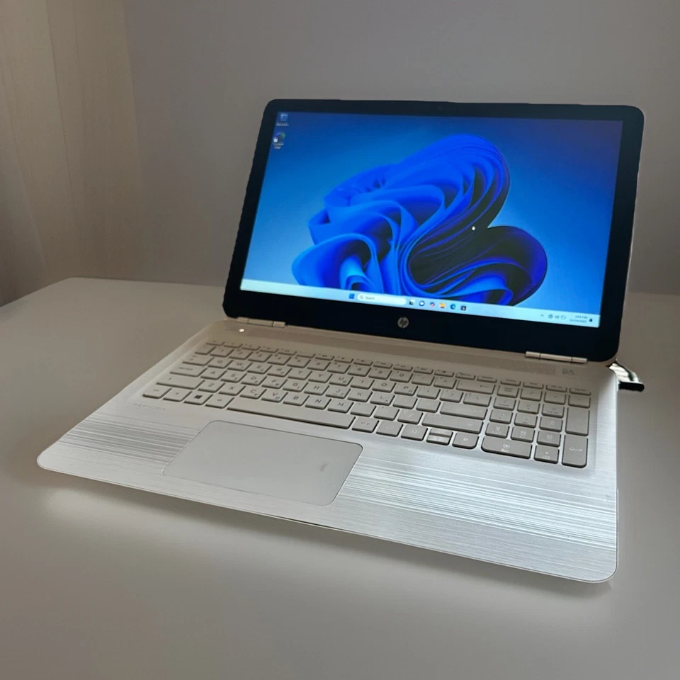 HP Pavilion 15-AU000NV 15.6" Laptop i5-6200U 2.40GHz 8GB RAM 256GB SSD Win 11 - Image 2 of 4