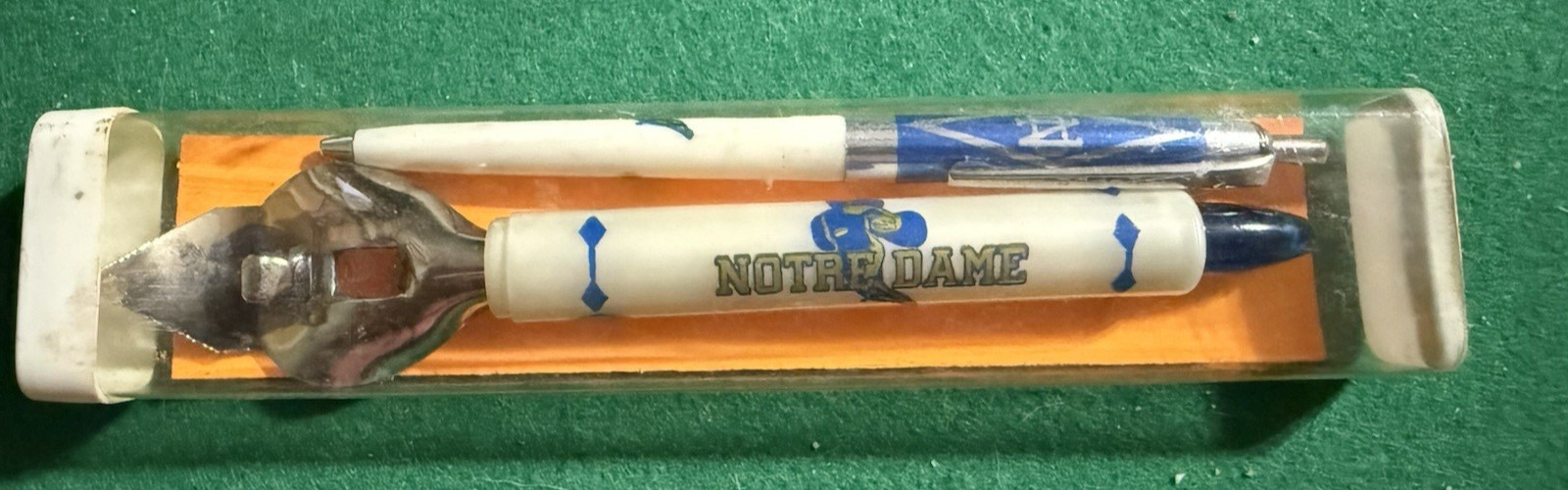 New Notre Dame Fighting Irish NCAA Bottle Opener🍀and Pen