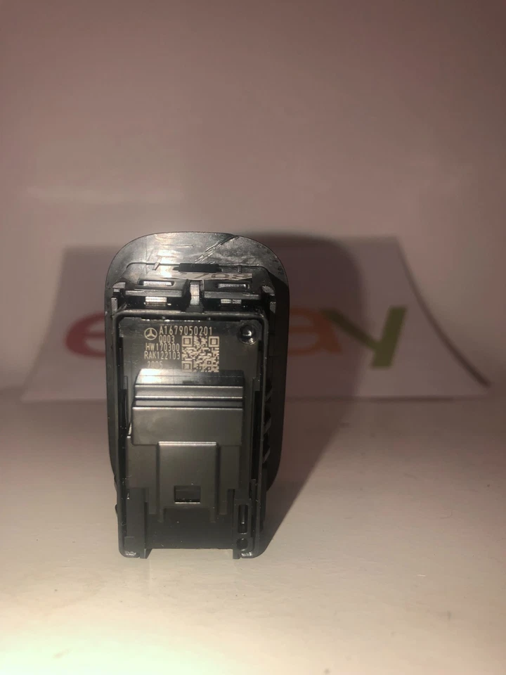 1679050201 Mercedes Benz A Class Window Control Switch - Image 3 of 3
