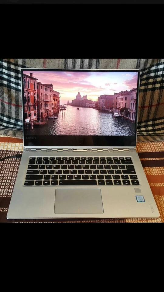 Lenovo Yoga 910-13IKB 14" Táctil 80VF Intel i7-7500U 2.7GHz 16G 1TB SSD 2 en 1 Foto 3 de 4