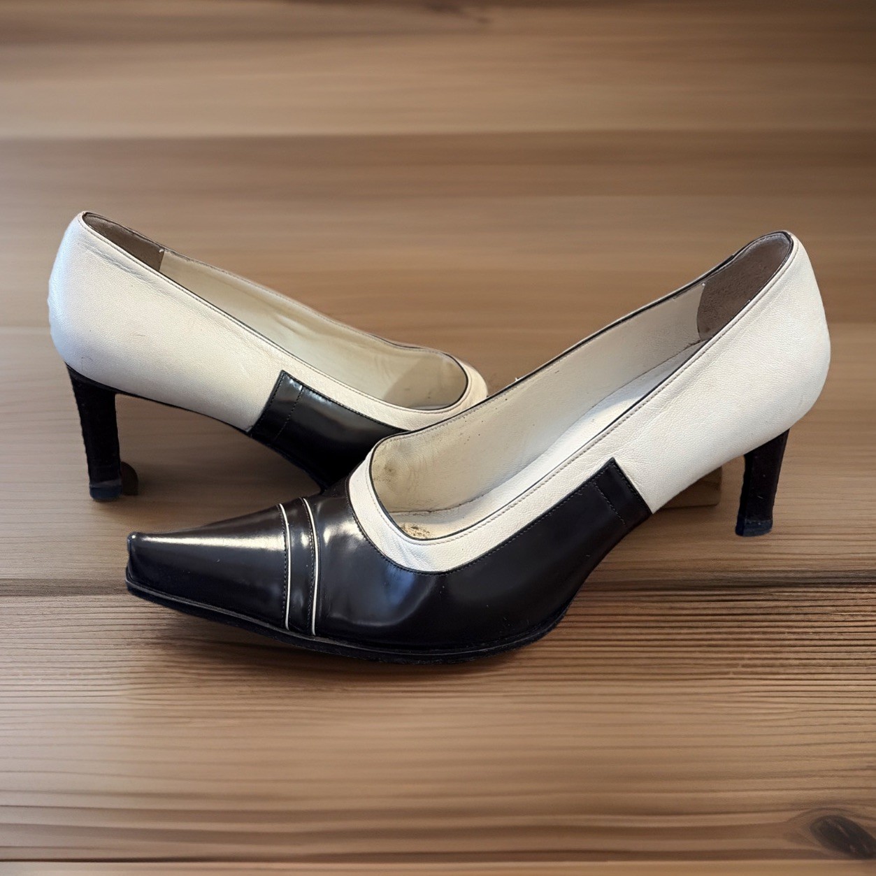 Prada Classic Pump 3” Heel Black White Patent Leather Shoes Pointed Size 38 1/2