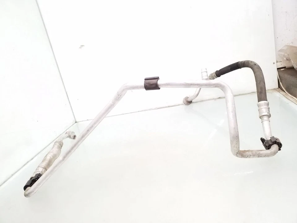 Manguera de tubo de aire acondicionado Volkswagen Tiguan 2014 5N0820743D diésel 110 kW Foto 3 de 4