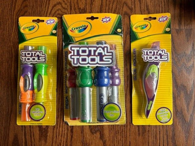 Crayola Total Tools Super Sized Tips Mega Poster Markers, 2 Highlighters, & Glue