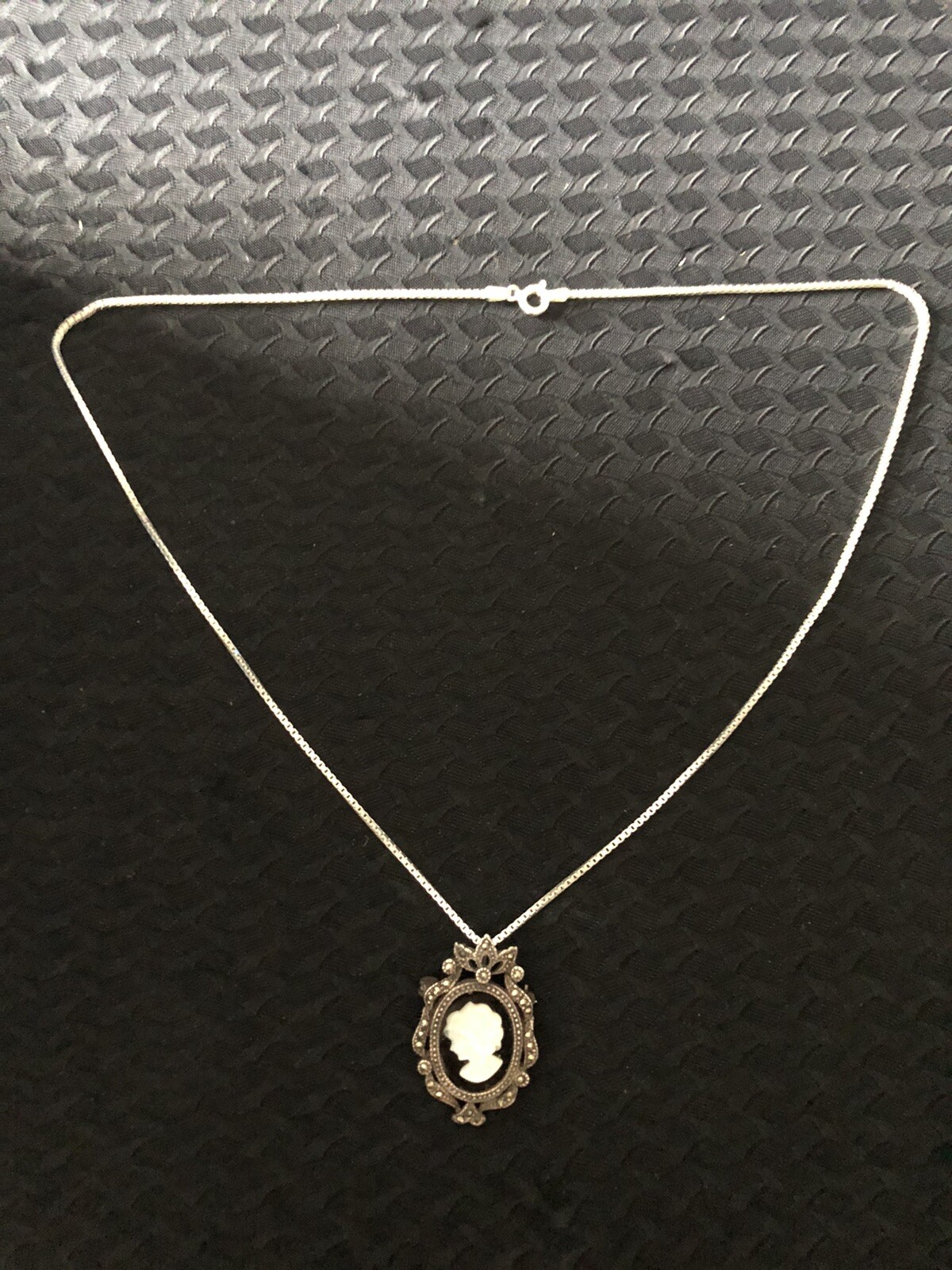 VTG STERLING SILVER ONYX MARCASITE CAMEO PENDANT / BROOCH W/ 20” 925 BOX CHAIN