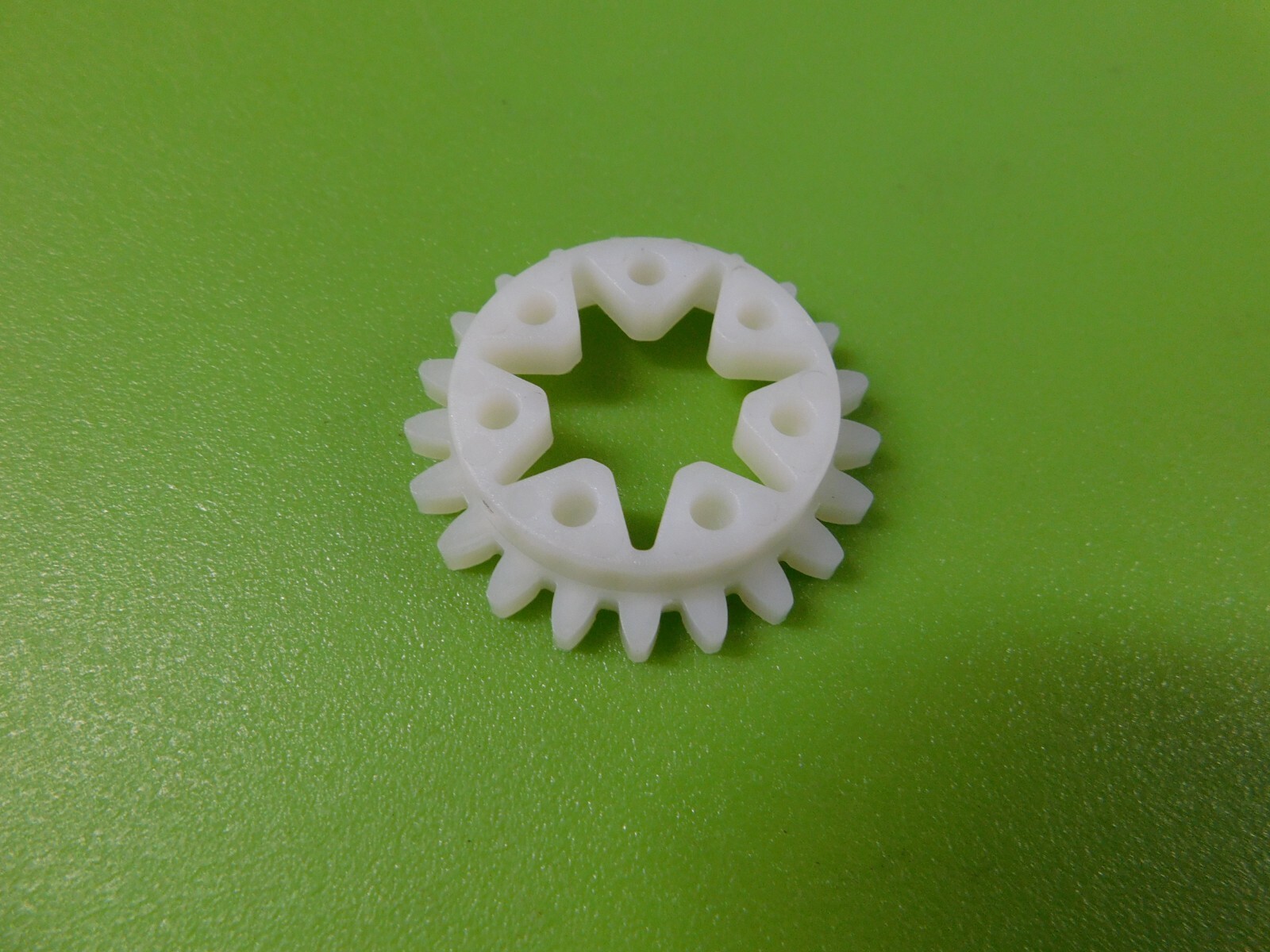 OEM OIL PUMP SPUR GEAR FOR STIHL 028 028AV CHAINSAW 1118 642 1506