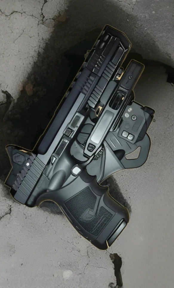 Tactical Universal Pistol Holster, for any handgun with flashlight or laser spot - Image 2 of 4