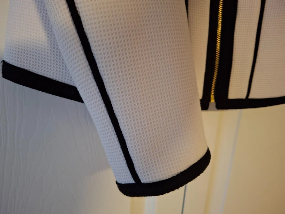 EUC Calvin Klein Zip-Front Piped Pique White Collarless Blazer Size 10 - Image 3 of 4