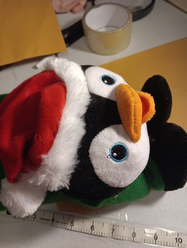 Twerking Christmas Penguin - Picture 5 of 6