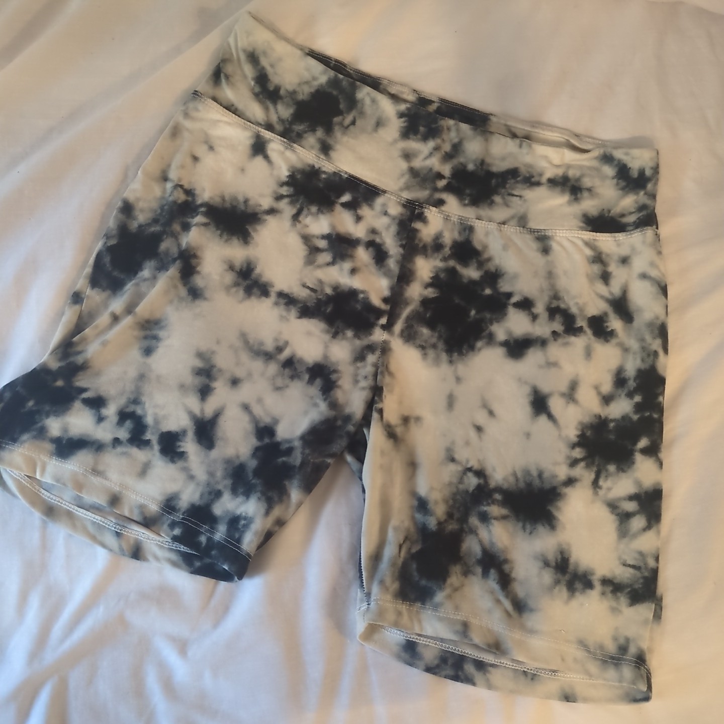 Women's XL Stretchy Splash Bottoms Brand Black & White Tye Dye Soft Biker Shorts