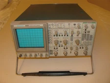 Tektronix 2246 MOD A Four Channel 100 MHz Oscilloscope, four probes, power cord