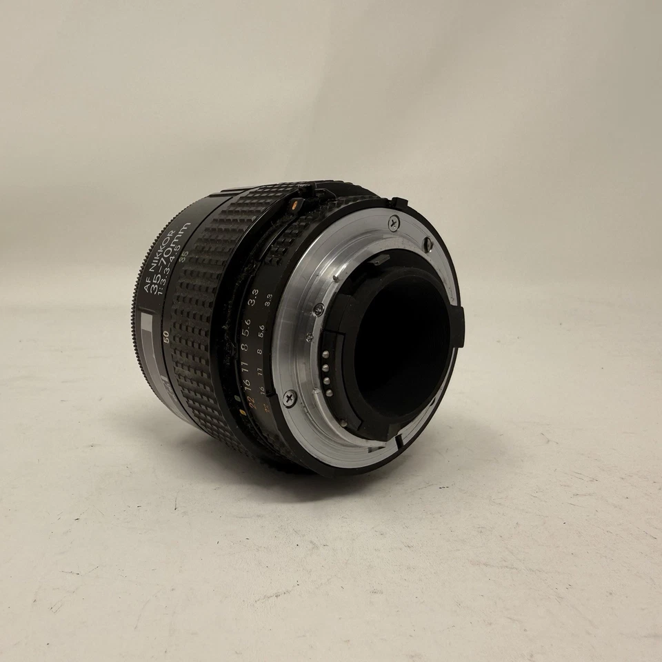 Nikon AF Zoom Nikkor 35-70mm f/3.3-4.5 Nikon F Mount - Image 3 of 3